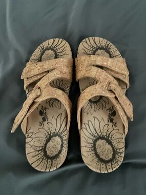 Vionic Lauren adjustable slide sandals Gold Cork Comfort Size 7.5